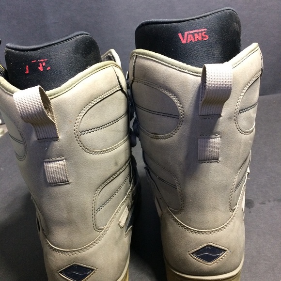 Vans Size 7 Snowboard Boots - Picture 3 of 5